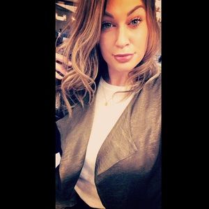 Meet your Posher, Sara